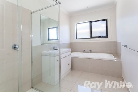 Property photo of 33 Swanson Crescent Chadstone VIC 3148