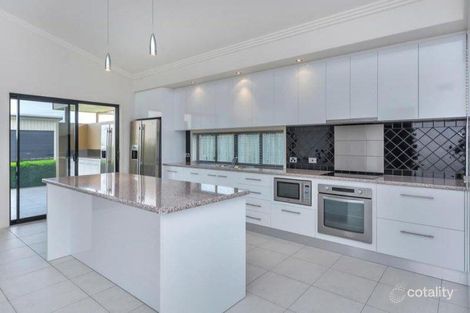 Property photo of 5 McQueen Court Flinders View QLD 4305