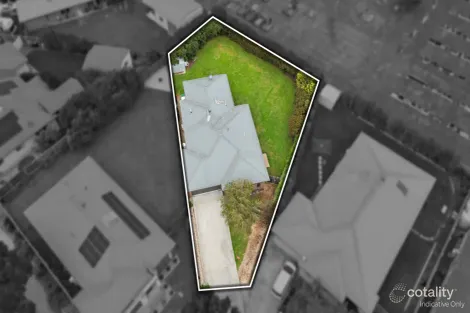 Property photo of 11 Stuart Place Sale VIC 3850