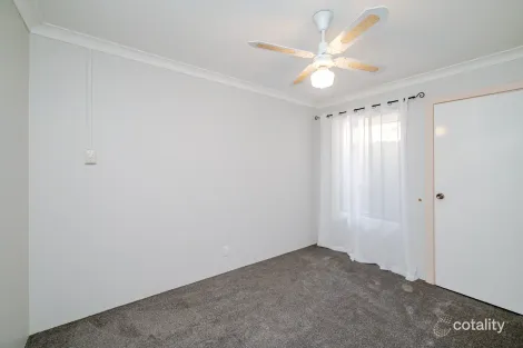 Property photo of 40 Binnacle Road Ocean Reef WA 6027