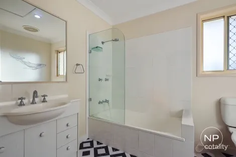 Property photo of 2/72 Wallace Street Chermside QLD 4032