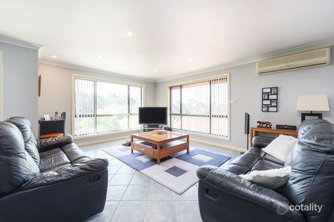 Property photo of 2 Nundah Close Bomaderry NSW 2541