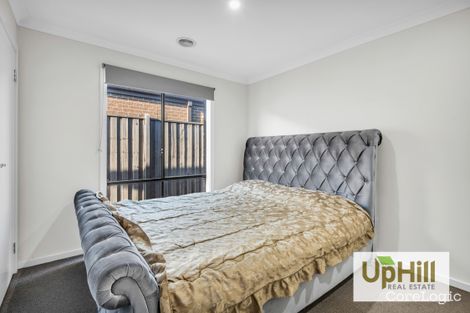 Property photo of 6 Landsdowne Avenue Clyde North VIC 3978