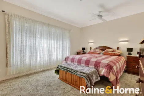 Property photo of 11 Alder Place Dubbo NSW 2830