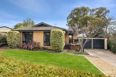 Property photo of 8 Bindon Place Wanniassa ACT 2903