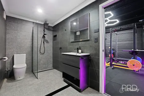 Property photo of 25 Rodeo Drive Hillvue NSW 2340