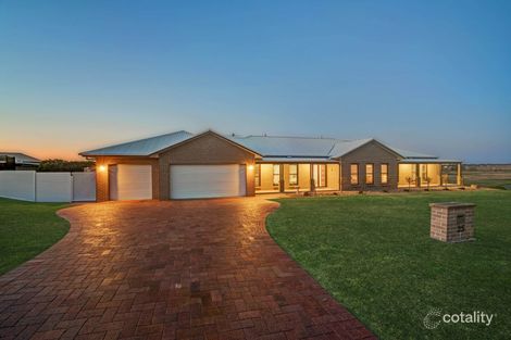 Property photo of 25 Arran Circuit Largs NSW 2320