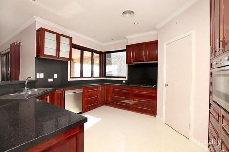 Property photo of 15 Hascombe Drive Caroline Springs VIC 3023