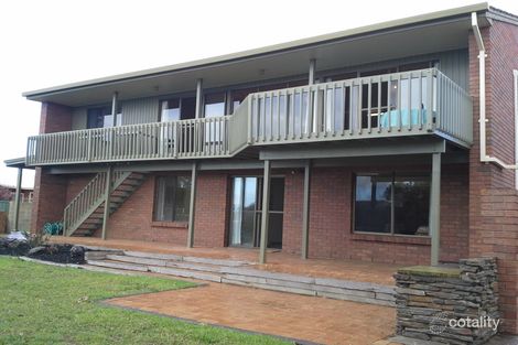 5 Clair Cres, Encounter Bay, SA 5211