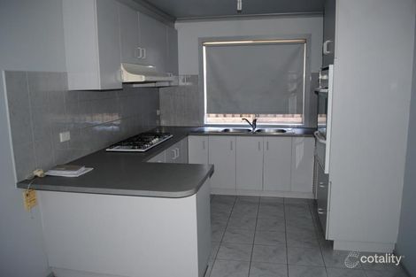 2/13 Petre Ave, Altona Meadows, VIC 3028