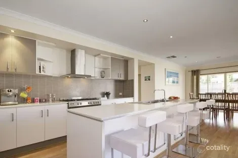 Property photo of 8 Grand Manor Drive Berwick VIC 3806