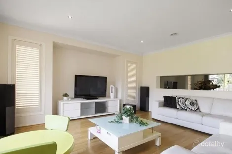 Property photo of 8 Grand Manor Drive Berwick VIC 3806