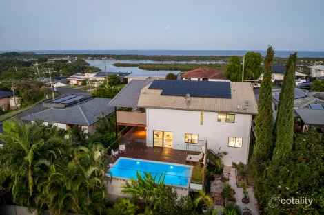 Property photo of 3 Walter Crescent Banora Point NSW 2486