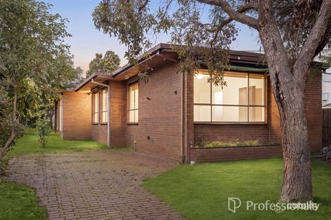 2 ALLANBY GR, BENTLEIGH EAST, VIC 3165
