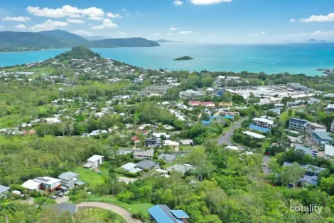 Property photo of 8A Yachtsmans Parade Cannonvale QLD 4802