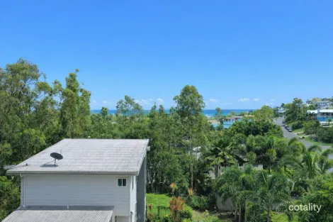 Property photo of 8A Yachtsmans Parade Cannonvale QLD 4802