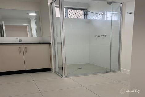 2/118 Sheehy St, Park Avenue, QLD 4701