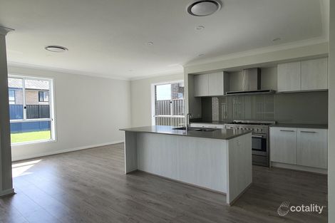 Property photo of 5 Vanderfield Crescent Oran Park NSW 2570