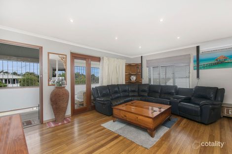 Property photo of 49 Banoon Drive Wynnum QLD 4178