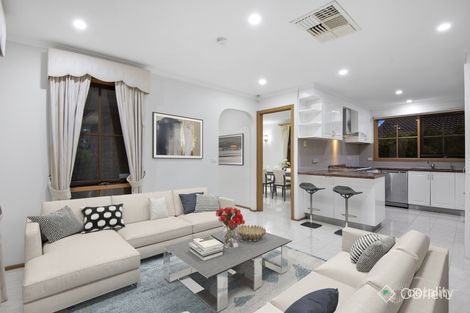 Property photo of 7 Stable Court Endeavour Hills VIC 3802