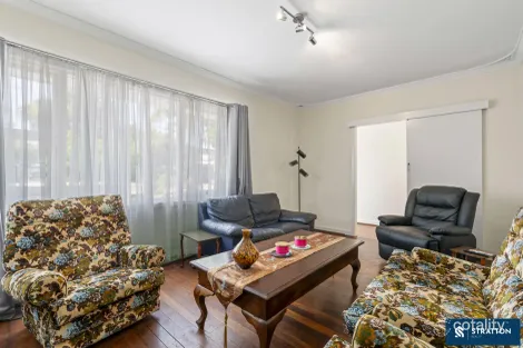Property photo of 7 Badbury Road Armadale WA 6112