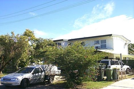 33 Montgomery St, West End, QLD 4810