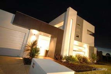 35 St Chester Ave, Lake Gardens, VIC 3355