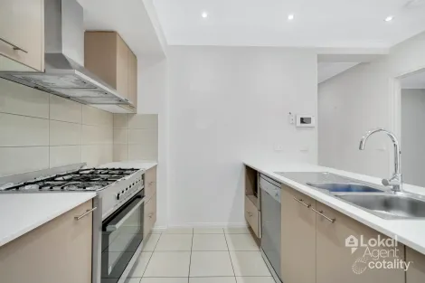 Property photo of 38 Marathon Boulevard Craigieburn VIC 3064