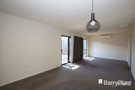 Property photo of 4/11 Cameron Road Croydon VIC 3136