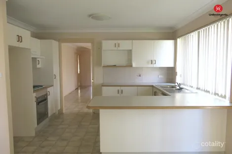 Property photo of 9 Gladstone Close West Hoxton NSW 2171