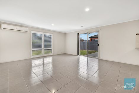 Property photo of 18 Yarra Gum Road Manor Lakes VIC 3024