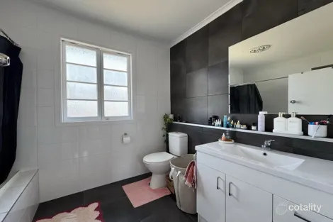 Property photo of 16 Charles Darwin Drive Monto QLD 4630