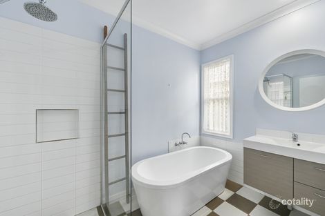 Property photo of 27 Rhyde Street Mount Lofty QLD 4350