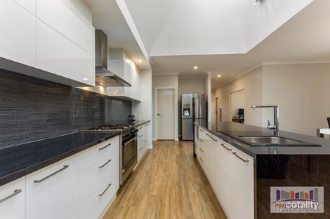Property photo of 16 Poorinda Crescent Kangaroo Flat VIC 3555