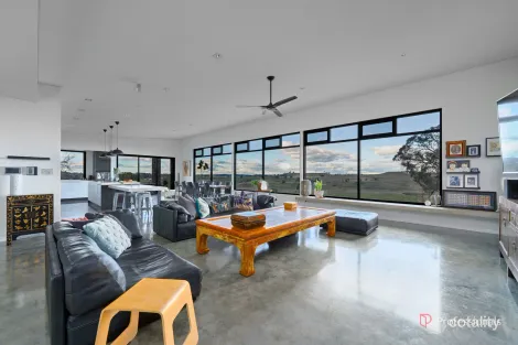 Property photo of 16 Vernon Street Guyra NSW 2365