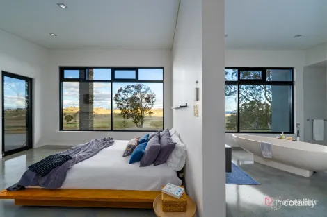 Property photo of 16 Vernon Street Guyra NSW 2365