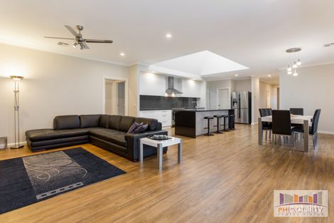 Property photo of 16 Poorinda Crescent Kangaroo Flat VIC 3555