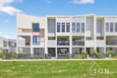 Property photo of 11 Ebro Walk Cranbourne West VIC 3977