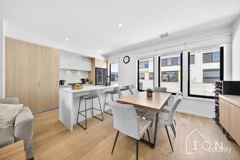 Property photo of 11 Ebro Walk Cranbourne West VIC 3977