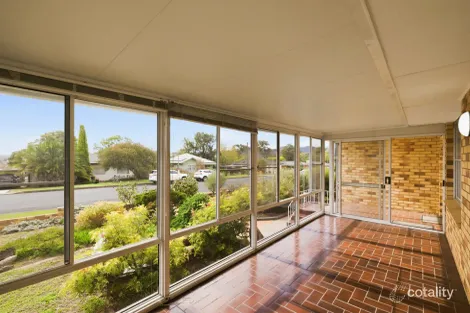 2 Oak St, South Tamworth, NSW 2340