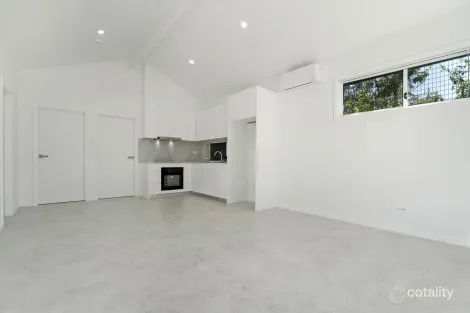 Property photo of 28 Larien Crescent Birrong NSW 2143