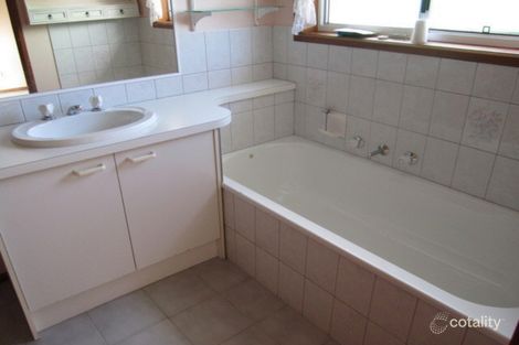 Property photo of 2/402 Stephensons Road Mount Waverley VIC 3149