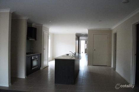 Property photo of 32 Sinclair Crescent Tarneit VIC 3029