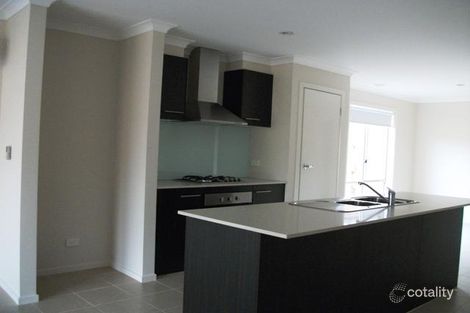 Property photo of 32 Sinclair Crescent Tarneit VIC 3029