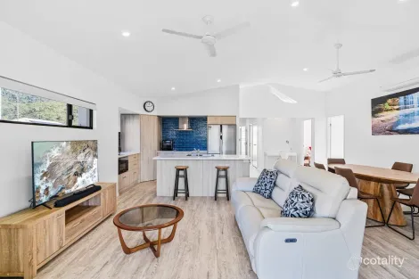 Property photo of 11 Lapwing Place Smithfield QLD 4878