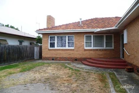 Property photo of 2/10 Vines Road Hamlyn Heights VIC 3215