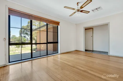 Property photo of 15 Hanson Road Craigieburn VIC 3064