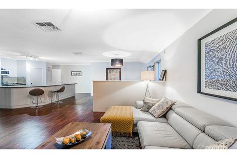 Property photo of 8 Axbridge Link Leda WA 6170