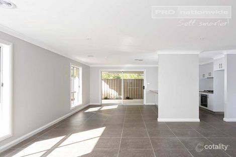 Property photo of 2/42 Breasley Crescent Boorooma NSW 2650
