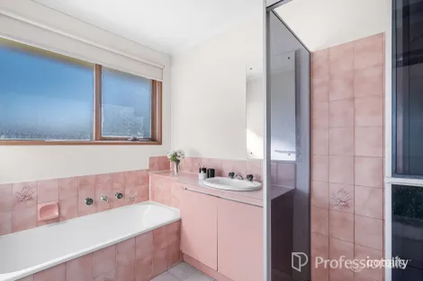 Property photo of 3 St Agnes Court Carrum Downs VIC 3201